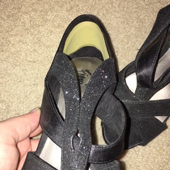 Glittery Pumps - Picture 4 of 4